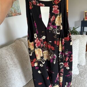 Floral Cutout Black Dress!